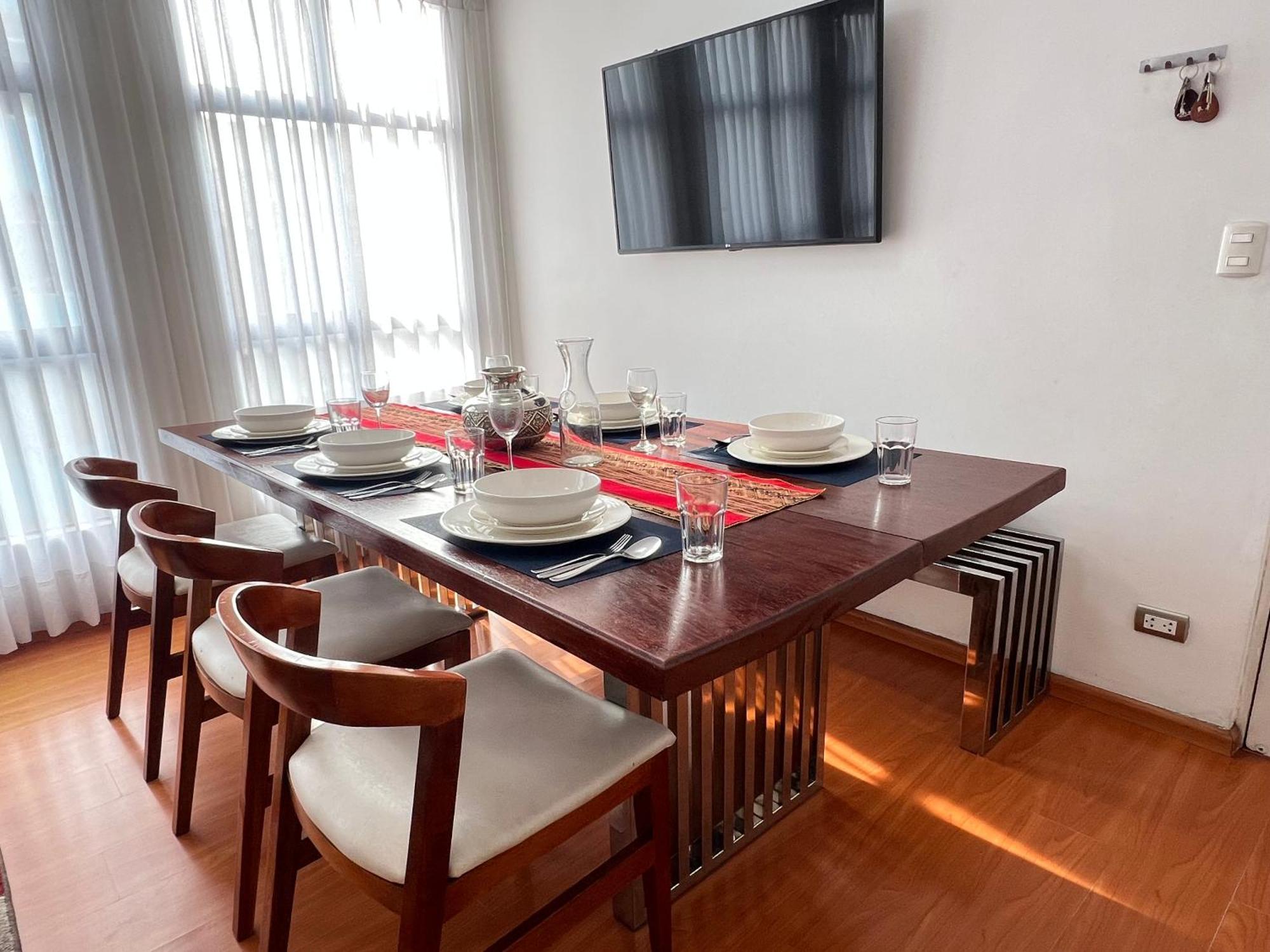 Downtown Lima Apt With May Promo Book & Save Big Exteriér fotografie