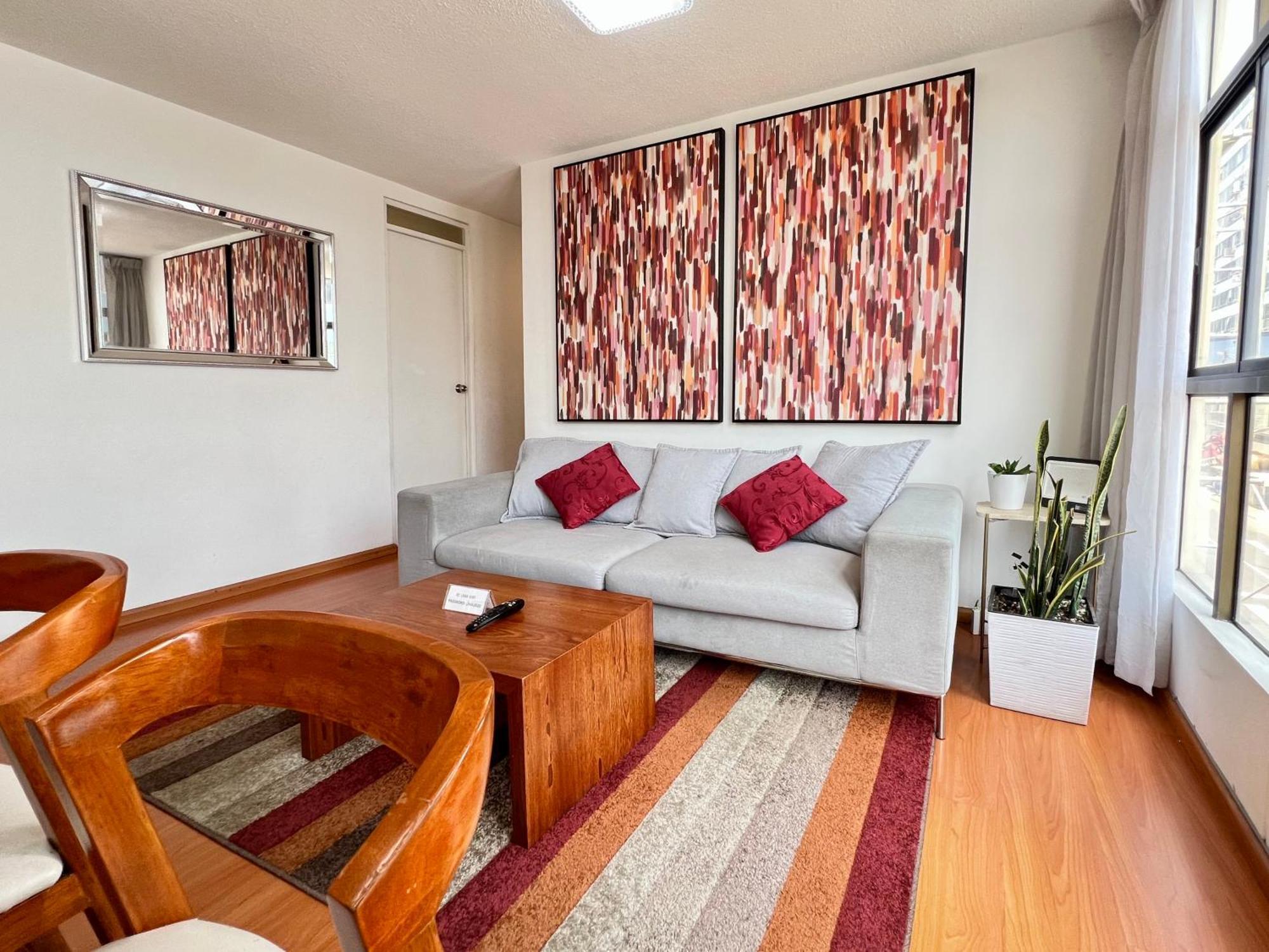 Downtown Lima Apt With May Promo Book & Save Big Exteriér fotografie