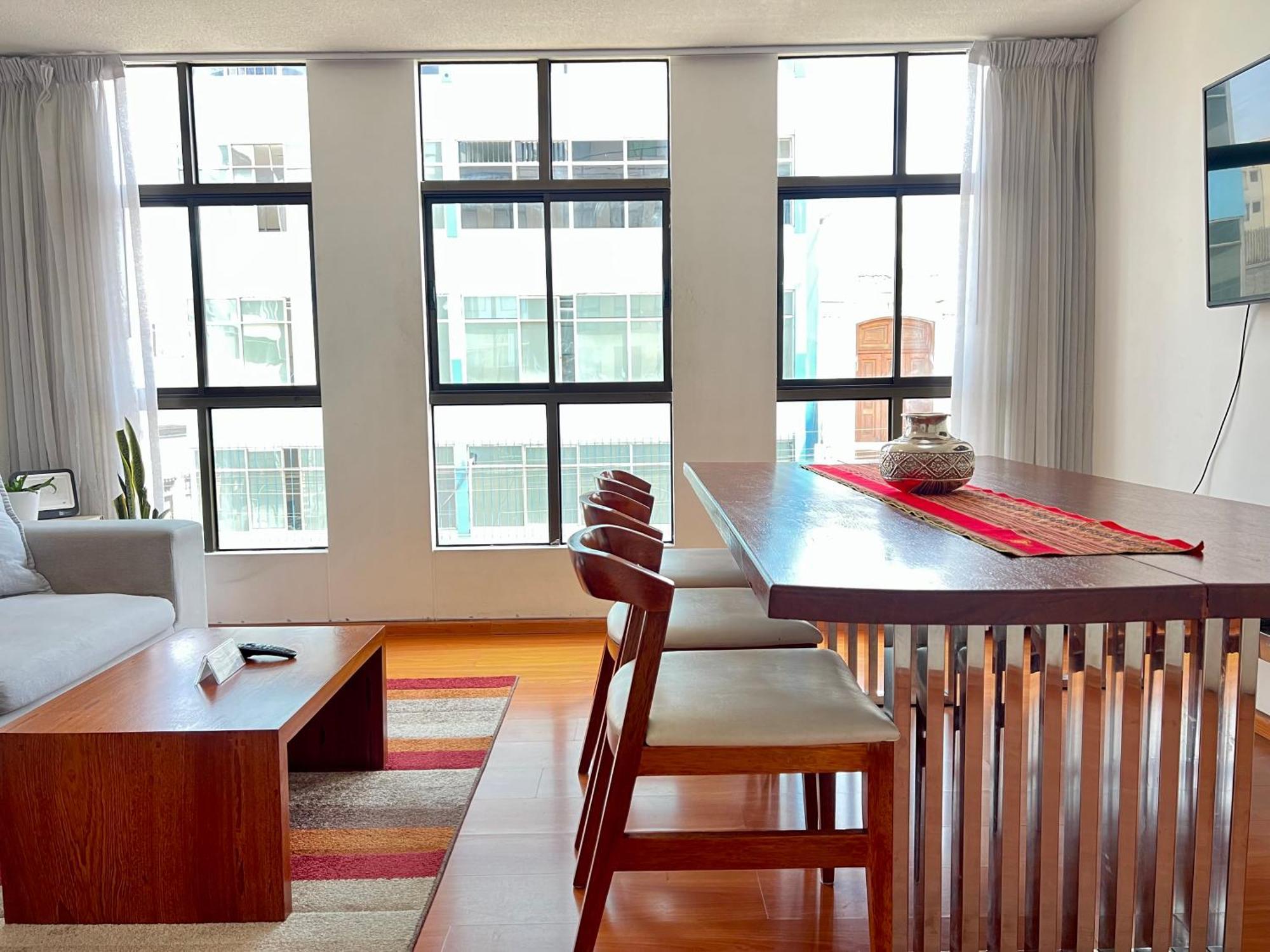 Downtown Lima Apt With May Promo Book & Save Big Exteriér fotografie